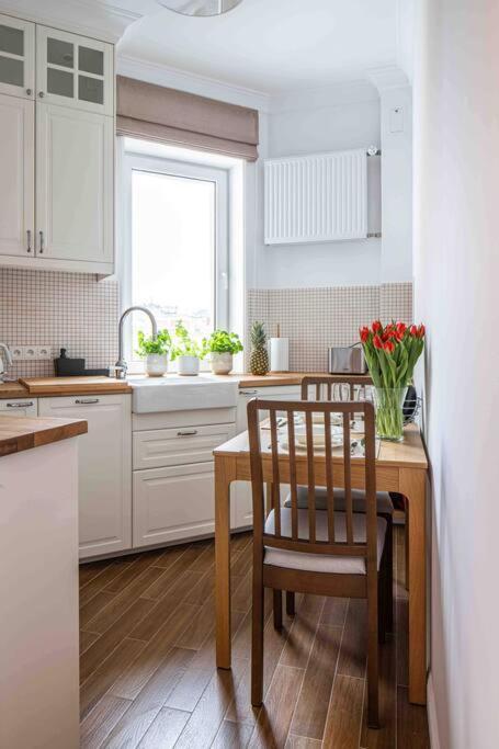 Wyzwolenia Apt , Lazienki Park & Zbawiciela Sq. 2' Warsaw Ngoại thất bức ảnh