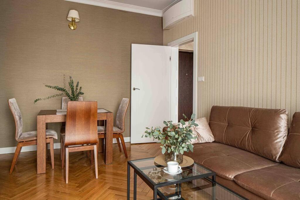 Wyzwolenia Apt , Lazienki Park & Zbawiciela Sq. 2' Warsaw Ngoại thất bức ảnh